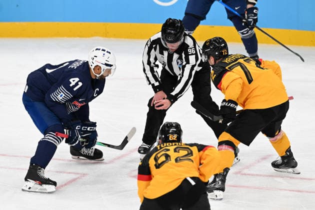 Winter Olympics - Ice hockey, Eishockey - Men - France v Germany Pierre-Edouard Bellemare (41) of Team France, Parker Tuomie (62) of Team Germany, Dominik Kahun (72) of Team Germany during the men s qualification play-off ice hockey match between Germany and France at the Milano Santagiulia Ice Hockey Arena during the Milano Cortina 2026 Winter Olympic Games, Olympische Spiele, Olympia, OS in Milan, on February 17, 2026. Photo by JMP ABACAPRESS.COM Milan Italy  Copyright: xJMP ABACAx