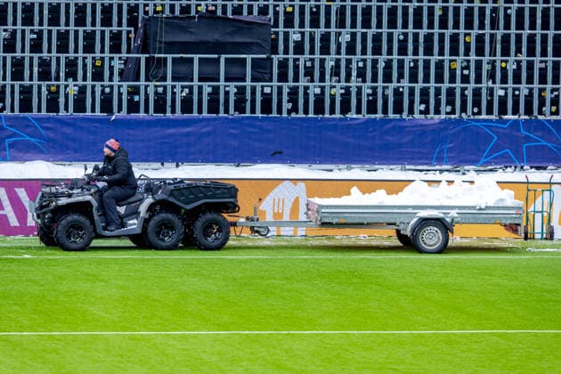 Bodo Glimt trains at Aspmyra Oslo 20260217 Snow is being removed during training with Bodo Glimt at Aspmyra before the Champions League football match against Inter Photo Thomas Andersen NTB Oslo Norway EDITORIAL USE ONLY RESTRICTED USE FOR BETTING COMPANIES  Copyright: xThomasxAndersenx xNTBx