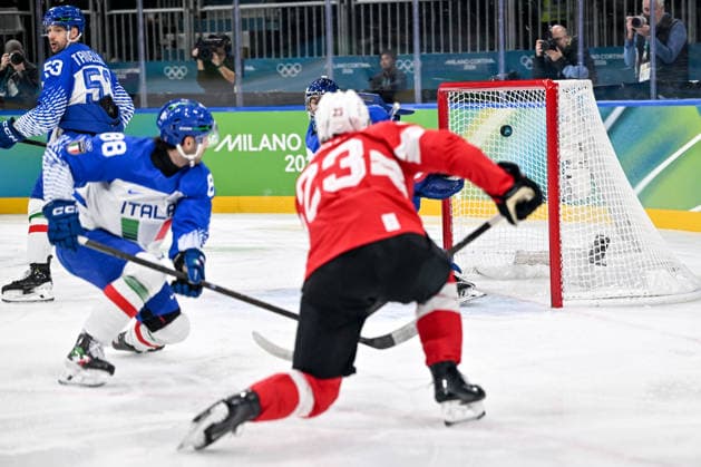 17 02 2026, Milano, Rho Ice hockey, Eishockey Arena, Winter Olympics: Switzerland - Italy (Ice Hockey), Philipp Kurashev of Switzerland scores a goal Milano Rho Ice Hockey Arena Lombardy Italy *** 17 02 2026, Milano, Rho Ice Hockey Arena, Winter Olympics Switzerland Italy Ice Hockey , Philipp Kurashev of Switzerland scores a goal Milano Rho Ice Hockey Arena Lombardy Italy Copyright: xJustPictures.ch AndreaxBrancax jp-en-AnBr-AB-AAB_972617022026
