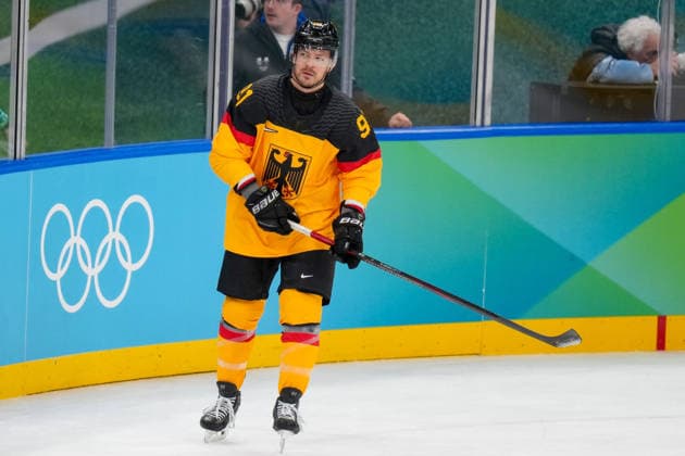 Frederik Tiffels (Germany) looks on during the Ice hockey, Eishockey Men - Qualification Play-off match between Germany v France on day eleven of the Milano Cortina 2026 Winter Olympic Games, Olympische Spiele, Olympia, OS at Milano Santagiulia IHO Ice Hockey Arena on February 17, 2026 in Milan, Italy. (Photo by Alex Gottschalk DeFodi Images) - *** Frederik Tiffels Germany looks on during the Ice Hockey Men Qualification Play off match between Germany v France on day eleven of the Milano Cortina 2026 Winter Olympic games at Milano Santagiulia IHO Ice Hockey Arena on February 17, 2026 in Milan, Italy Photo by Alex Gottschalk DeFodi Images