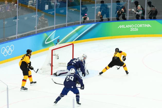 February 17, 2026, Milan, Lombardy, Italy: JOHN PETERKA 77 of Germany scores his side s third goal in the Play-off game between Team Germany and Team France at the Milano Cortina 2026 Olympic Games, Olympische Spiele, Olympia, OS Olympics 2026: Milano Cortina: Ice hockey, Eishockey Men: GER:FRA  - ZUMAc179 20260217_oly_c179_007 Copyright: xMickaelxChavetx