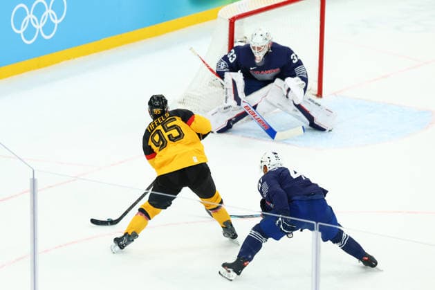 February 17, 2026, Milan, Lombardy, Italy: FREDERIK TIFFELS 95 of Germany scores his side s second goal Play-off game between Team Germany and Team France at the Milano Cortina 2026 Olympic Games, Olympische Spiele, Olympia, OS Olympics 2026: Milano Cortina: Ice hockey, Eishockey Men: GER:FRA  - ZUMAc179 20260217_oly_c179_019 Copyright: xMickaelxChavetx