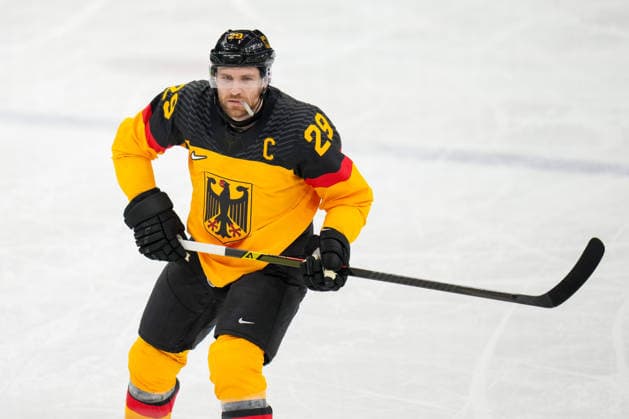 Leon Draisaitl (Germany) looks on during the Ice hockey, Eishockey Men - Qualification Play-off match between Germany v France on day eleven of the Milano Cortina 2026 Winter Olympic Games, Olympische Spiele, Olympia, OS at Milano Santagiulia IHO Ice Hockey Arena on February 17, 2026 in Milan, Italy. (Photo by Alex Gottschalk DeFodi Images) - *** Leon Draisaitl Germany looks on during the Ice Hockey Men Qualification Play off match between Germany v France on day eleven of the Milano Cortina 2026 Winter Olympic games at Milano Santagiulia IHO Ice Hockey Arena on February 17, 2026 in Milan, Italy Photo by Alex Gottschalk DeFodi Images