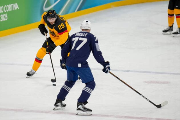 Leon Draisaitl (Germany) controll the puck during the Ice hockey, Eishockey Men - Qualification Play-off match between Germany v France on day eleven of the Milano Cortina 2026 Winter Olympic Games, Olympische Spiele, Olympia, OS at Milano Santagiulia IHO Ice Hockey Arena on February 17, 2026 in Milan, Italy. (Photo by Alex Gottschalk DeFodi Images) - *** Leon Draisaitl Germany controll the puck during the Ice Hockey Men Qualification Play off match between Germany v France on day eleven of the Milano Cortina 2026 Winter Olympic games at Milano Santagiulia IHO Ice Hockey Arena on February 17, 2026 in Milan, Italy Photo by Alex Gottschalk DeFodi Images