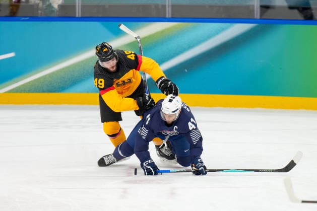 Lukas Kalble (Germany) und Pierre-Edouard Bellemare (France) battle for the puck during the Ice hockey, Eishockey Men - Qualification Play-off match between Germany v France on day eleven of the Milano Cortina 2026 Winter Olympic Games, Olympische Spiele, Olympia, OS at Milano Santagiulia IHO Ice Hockey Arena on February 17, 2026 in Milan, Italy. (Photo by Alex Gottschalk DeFodi Images) - *** Lukas Kalble Germany and Pierre Edouard Bellemare France battle for the puck during the Ice Hockey Men Qualification Play off match between Germany v France on day eleven of the Milano Cortina 2026 Winter Olympic games at Milano Santagiulia IHO Ice Hockey Arena on February 17, 2026 in Milan, Italy Photo by Alex Gottschalk DeFodi Images