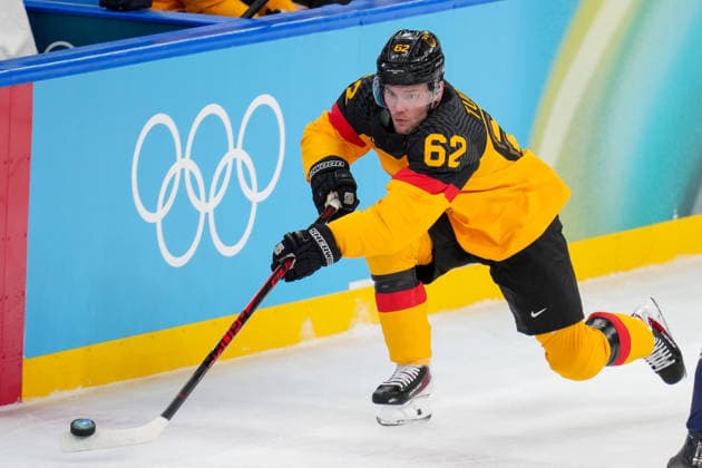 Parker Tuomie (Germany) controll the puck during the Ice hockey, Eishockey Men - Qualification Play-off match between Germany v France on day eleven of the Milano Cortina 2026 Winter Olympic Games, Olympische Spiele, Olympia, OS at Milano Santagiulia IHO Ice Hockey Arena on February 17, 2026 in Milan, Italy. (Photo by Alex Gottschalk DeFodi Images) - *** Parker Tuomie Germany controll the puck during the Ice Hockey Men Qualification Play off match between Germany v France on day eleven of the Milano Cortina 2026 Winter Olympic games at Milano Santagiulia IHO Ice Hockey Arena on February 17, 2026 in Milan, Italy Photo by Alex Gottschalk DeFodi Images