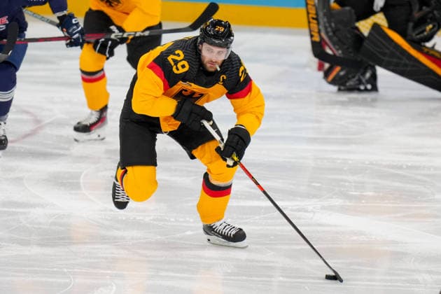 Leon Draisaitl (Germany) controll the puck during the Ice hockey, Eishockey Men - Qualification Play-off match between Germany v France on day eleven of the Milano Cortina 2026 Winter Olympic Games, Olympische Spiele, Olympia, OS at Milano Santagiulia IHO Ice Hockey Arena on February 17, 2026 in Milan, Italy. (Photo by Alex Gottschalk DeFodi Images) - *** Leon Draisaitl Germany controll the puck during the Ice Hockey Men Qualification Play off match between Germany v France on day eleven of the Milano Cortina 2026 Winter Olympic games at Milano Santagiulia IHO Ice Hockey Arena on February 17, 2026 in Milan, Italy Photo by Alex Gottschalk DeFodi Images