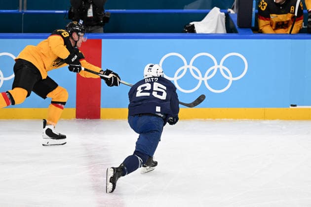 Winter Olympics - Ice hockey, Eishockey - Men - France v Germany Nico Sturm (78) of Team Germany, Nicolas Ritz (25) of Team France during the men s qualification play-off ice hockey match between Germany and France at the Milano Santagiulia Ice Hockey Arena during the Milano Cortina 2026 Winter Olympic Games, Olympische Spiele, Olympia, OS in Milan, on February 17, 2026. Photo by JMP ABACAPRESS.COM Milan Italy  Copyright: xJMP ABACAx