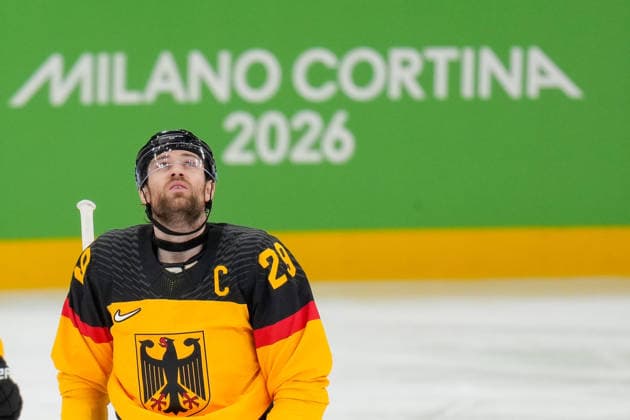 Leon Draisaitl (Germany) looks on during the Ice hockey, Eishockey Men - Qualification Play-off match between Germany v France on day eleven of the Milano Cortina 2026 Winter Olympic Games, Olympische Spiele, Olympia, OS at Milano Santagiulia IHO Ice Hockey Arena on February 17, 2026 in Milan, Italy. (Photo by Alex Gottschalk DeFodi Images) - *** Leon Draisaitl Germany looks on during the Ice Hockey Men Qualification Play off match between Germany v France on day eleven of the Milano Cortina 2026 Winter Olympic games at Milano Santagiulia IHO Ice Hockey Arena on February 17, 2026 in Milan, Italy Photo by Alex Gottschalk DeFodi Images