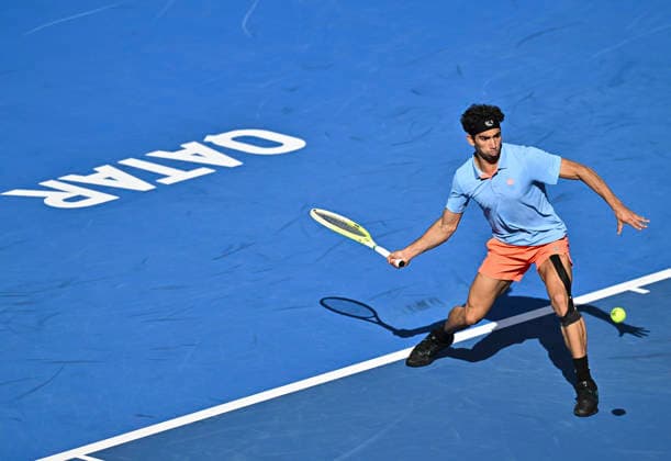 ATP, Tennis Herren QATAR EXXONMOBIL OPEN-ROUND OF 32 Moez Echargui of Tunisia competes against Stefanos Tsitsipas of Greece in the Round of 32 at the ATP men s Qatar ExxonMobil Open 2026 tennis tournament at the Khalifa International Tennis Complex in Doha, Qatar, on February 17, 2026. DOHA Qatar Copyright: xNOUSHADx