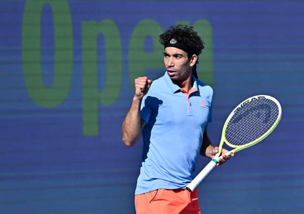 ATP, Tennis Herren QATAR EXXONMOBIL OPEN-ROUND OF 32 Moez Echargui of Tunisia competes against Stefanos Tsitsipas of Greece in the Round of 32 at the ATP men s Qatar ExxonMobil Open 2026 tennis tournament at the Khalifa International Tennis Complex in Doha, Qatar, on February 17, 2026. DOHA Qatar Copyright: xNOUSHADx