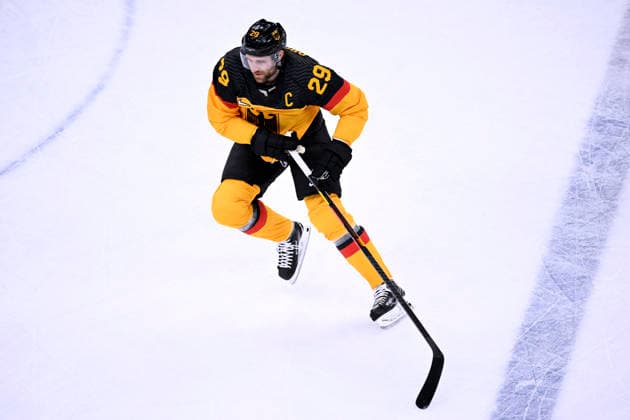 DRAISAITL Leon Team GER Eishockey Vorrunde Spiel Deutschland - Frankreich Olympics - Olympische Winterspiele 2026 Mailand - Cortina 06 - 22 Februar 2026 in Italien am 17.02.2026 in Mailand *** DRAISAITL Leon Team GER Ice Hockey Preliminary Round Match Germany France Olympics Olympic Winter Games 2026 Milan Cortina 06 February 22, 2026 in Italy on February 17, 2026 in Milan Copyright: xx