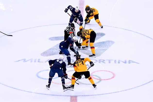 DRAISAITL Leon Team GER Eishockey Vorrunde Spiel Deutschland - Frankreich Olympics - Olympische Winterspiele 2026 Mailand - Cortina 06 - 22 Februar 2026 in Italien am 17.02.2026 in Mailand *** DRAISAITL Leon Team GER Ice Hockey Preliminary Round Match Germany France Olympics Olympic Winter Games 2026 Milan Cortina 06 February 22, 2026 in Italy on February 17, 2026 in Milan Copyright: xx