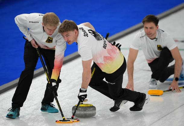 (260217) -- CORTINA D AMPEZZO, Feb. 17, 2026 -- Felix Messenzehl (L) and Johannes Scheuerl (C) of Germany compete during the curling men s round robin session 9 match between Germany and the Czech Republic at the 2026 Milan-Cortina Winter Olympics in Cortina, Italy, Feb. 17, 2026. ) (MICO2026)ITALY-CORTINA D AMPEZZO-OLYMPIC Winter games, Winterspiele,Spiele, Summer games CURLING-MEN-ROUND ROBIN-GER VS CZE LixGang 