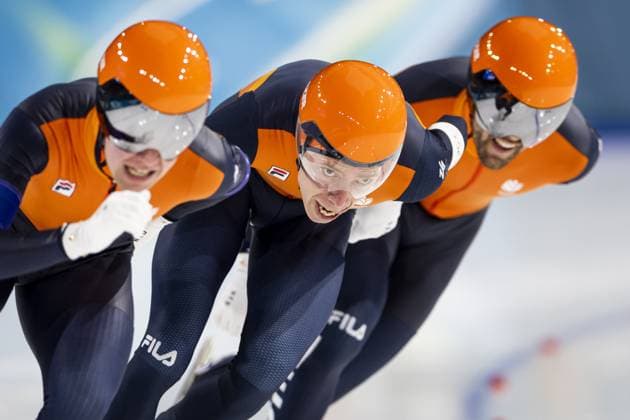 MILAN - Jorrit Bergsma, Stijn van de Bunt, and Chris Huizinga in action during the semifinals of the men s team pursuit long track Speed skating, Eisschnelllauf event at the Milano Speed Skating Stadium at the Milan Winter Olympics. SEM VAN DER WAL ANP xVIxANPxSportx xxANPxIVx 550982550 originalFilename: 550982550.jpg