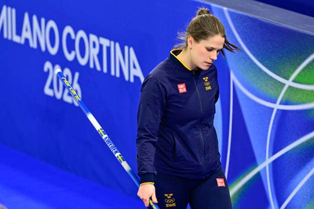CORTINA, ITALIEN 20260217 Anna Hasselborg i lag Hasselborg under damernas gruppspelsmatch, omgang 9, mellan Sverige och Kanada i OS-curlingen i Cortina. *** Bilden ingar i SPORTPAKET. För övriga BETALBILD *** CORTINA ITALIEN x10030x *** CORTINA, ITALY 20260217 Anna Hasselborg in the Hasselborg team during the womens group stage match, round 9, between Sweden and Canada in the Olympic curling in Cortina Picture in SPORTPAKET For others PAYPICTURE CORTINA ITALY x10030x  Copyright: xJonasxEkströmer TTx OS 2026 CURLING DAMER SVERIGE-KANADA