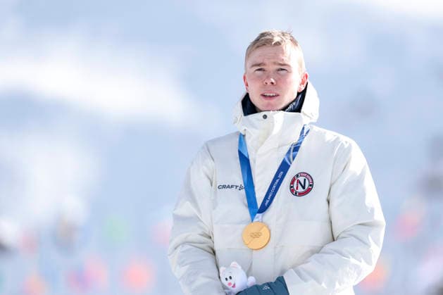 OLYMPICS - Winter Olympic Games, Olympische Spiele, Olympia, OS Milano Cortina 2026 TESERO,ITALY,17.FEB.26 - OLYMPICS, NORDIC SKIING, NORDIC COMBINED, CROSS COUNTRY - Winter Olympic Games Milano Cortina 2026, 10km Gundersen, medal ceremony. Image shows the rejoicing of Jens Luraas Oftebro (NOR). Keywords: medal.  GEPAxpictures xMatthiasxTrinkl