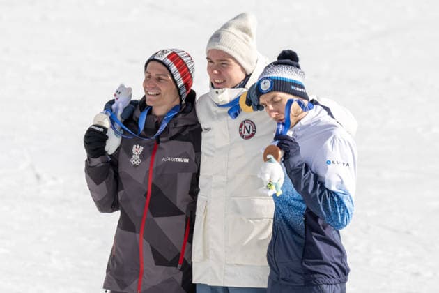 OLYMPICS - Winter Olympic Games, Olympische Spiele, Olympia, OS Milano Cortina 2026 TESERO,ITALY,17.FEB.26 - OLYMPICS, NORDIC SKIING, NORDIC COMBINED - Winter Olympic Games Milano Cortina 2026, large hill, 10km Gundersen, medal ceremony. Image shows Johannes Lamparter (AUT), Jens Luraas Oftebro (NOR) and Ilkka Herola (FIN).  GEPAxpictures xOliverxLerch
