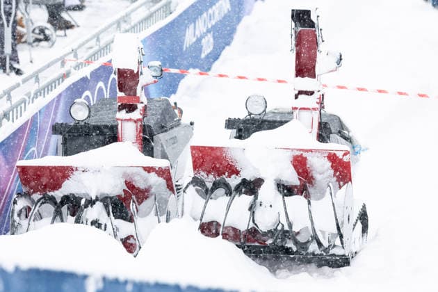 OLYMPICS - Winter Olympic Games, Olympische Spiele, Olympia, OS Milano Cortina 2026 LIVIGNO,ITALY,17.FEB.26 - OLYMPICS, FREE SKI, FREESTYLE SKIING - Winter Olympic Games Milano Cortina 2026, aerials,, women, qualification. Image shows snow blowers. Keywords: cancellation.  GEPAxpictures xHaraldxSteiner