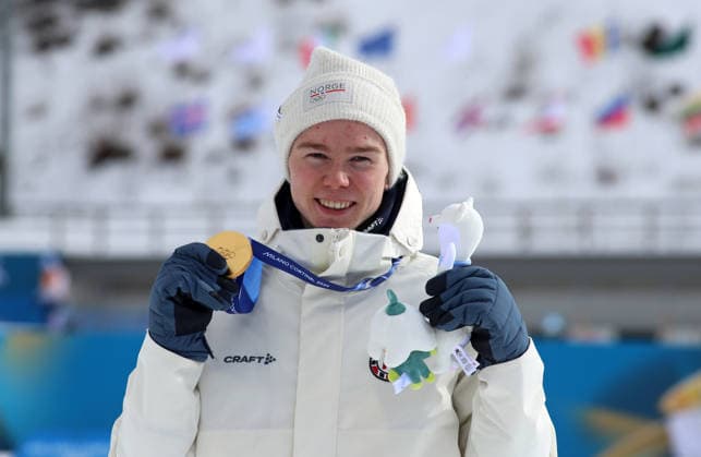 Olympische Winterspiele, Olympia, Nordische Kombination, Individual Gundersen Large Hill 10km, Langlauf, Val di Fiemme, Tesero OFTEBRO Jens Luraas (NOR) mit der Goldmedaille bei der Siegerehrung, Jubel, Freude, Olympiasieger *** Olympic Winter Games, Olympics, Nordic combined, Individual Gundersen Large Hill 10km, cross-country skiing, Val di Fiemme, Tesero OFTEBRO Jens Luraas NOR with the gold medal at the award ceremony, jubilation, joy, Olympic champion