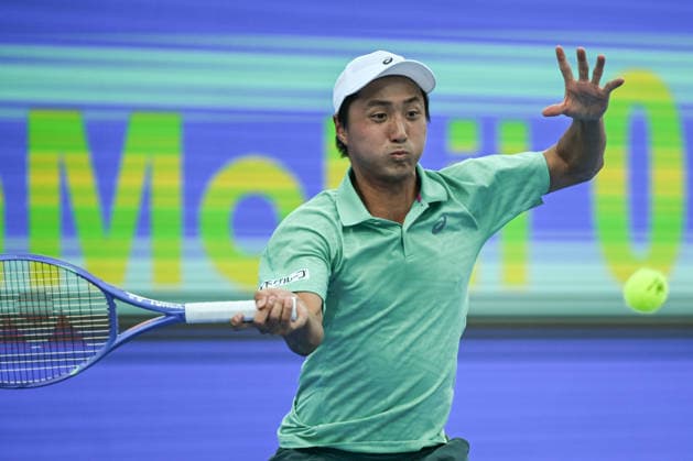Qatar TotalEnergies Open 2026 - Day Two DOHA, QATAR FEBRUARY 17: Shintaro Mochizuki of Japan competes against Karen Khachanov during a Round One singles match at the Qatar ExxonMobil Open at the Khalifa International Tennis and Squash Complex on February 17, 2026 in Doha, Qatar. Doha Qatar  Copyright: xArturxWidakx originalFilename:widak-qatarexx260217_npA9J.jpg