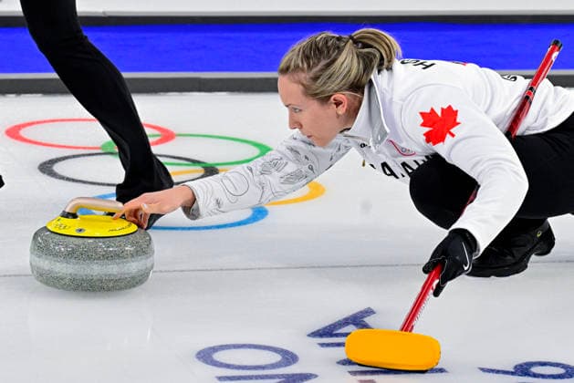 CORTINA, ITALIEN 20260217 Kanadas Rachel Homan under damernas gruppspelsmatch, omgang 9, mellan Sverige och Kanada i OS-curlingen i Cortina. *** Bilden ingar i SPORTPAKET. För övriga BETALBILD *** CORTINA ITALIEN x10030x *** CORTINA, ITALY 20260217 Canadas Rachel Homan during the womens group stage match, round 9, between Sweden and Canada in the Olympic curling in Cortina Picture in SPORTPAKET For others PAYPICTURE CORTINA ITALY x10030x  Copyright: xJonasxEkströmer TTx OS 2026 CURLING DAMER SVERIGE-KANADA