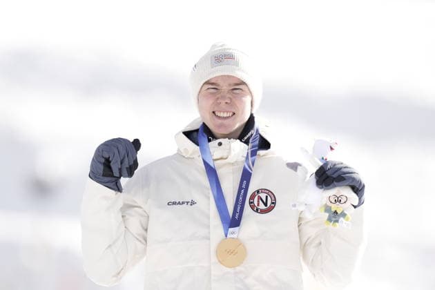 Winter Olympics in Milan Cortina 2026 Val di Fiemme, Italy 20260217. Jens Luraas Oftebro from Norway with the gold medal on the podium after the combined 10 km cross-country skiing at Lago di Tesero during the Winter Olympics in Milano Cortina 2026. Photo: Terje Pedersen NTB Val di Fiemme Italy EDITORIAL USE ONLY. RESTRICTED USE FOR BETTING COMPANIES Ref:_SPOQdZqzMc6s70.jpg *** Winter Olympics in Milan Cortina 2026 Val di Fiemme, Italy 20260217 Jens Luraas Oftebro from Norway with the gold medal on the podium after the combined 10 km cross country skiing at Lago di Tesero during the Winter Olympics in Milano Cortina 2026 Photo Terje Pedersen NTB Val di Fiemme Italy EDITORIAL USE ONLY RESTRICTED USE FOR BETTING COMPANIES  Copyright: xTerjexPedersenx xNTBx
