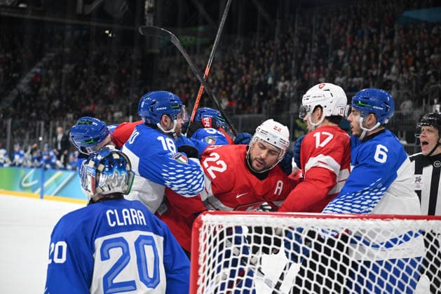 Ice hockey, Eishockey Man s , Switzerland- Italy, Milano Cortina 2026 Winter Olympics Game : Day 11 Italian and Swiss players fight during the Winter Olympic Games, Olympische Spiele, Olympia, OS in Milano, Italy, on February 17, 2026, at the Milano Rho Ice Hockey Arena Milano Lombardia Italy  Copyright: xFedericoxManonix originalFilename:manoni-notitle260217_npLeo.jpg