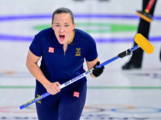 CORTINA, ITALY 20260217 Agnes Knochenhauer of team Hasselborg during the women s group stage match, round 9, between Sweden and Canada in the Olympic curling in Cortina. *** The image is included in the SPORTS PACKAGE. For others PAYMENT IMAGE *** CORTINA ITALY x10030x *** CORTINA, ITALY 20260217 Agnes Knochenhauer of team Hasselborg during the women s group stage match, round 9, between Sweden and Canada in the Olympic curling in Cortina The image is included in the SPORTS PACKAGE For others PAYMENT IMAGE CORTINA ITALY x10030x  Copyright: xJonasxEkströmer TTx 2026 OLYMPICS WOMEN S CURLING SWEDEN-CANADA