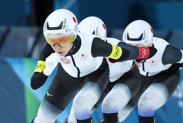(260217) -- MILAN, Feb. 17, 2026 -- Takagi Miho, Horikawa Momoka and Sato Ayano of Japan compete during the Speed skating, Eisschnelllauf women s team pursuit semifinal between Japan and the Netherlands at the Milan-Cortina 2026 Olympic Winter games, Winterspiele,Spiele, Summer games in Milan, Italy, Feb. 17, 2026. ) (MICO2026)ITALY-MILAN-OLYMPIC WINTER GAMES-SPEED SKATING-WOMEN S TEAM PURSUIT-SEMIFINALS LixJing 