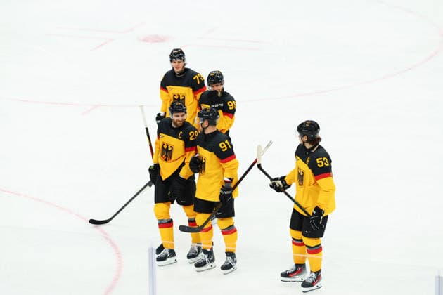 February 17, 2026, Milan, Lombardy, Italy: TEAM GERMANY of whom Team captain LEON DRAISAITL of Germany 29 react to win the Play-off game against Team France at the Milano Cortina 2026 Olympic Games, Olympische Spiele, Olympia, OS Germany won the game 5:1. Milan Italy - ZUMAc179 20260217_oly_c179_054 Copyright: xMickaelxChavetx
