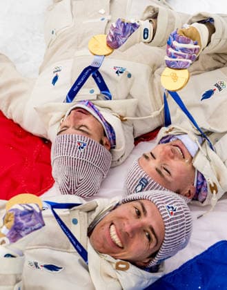 260217 Fabien Claude, Emilien Jacquelin, Quentin Fillon Maillet and Eric Perrot of France celebrate with their gold medals after men s 4 x 7,5 km relay biathlon during day 11 of the 2026 Winter Olympics on February 17, 2026 in Anterselva. Photo: Joel Marklund BILDBYRAN kod JM JM0796 skidskytte biathlon skiskyting Olympic Games, Olympische Spiele, Olympia, OS olympics winter olympics os ol olympiska spel vinter-os olympiske leker milano cortina 2026 milan cortina 2026 milano cortina 2026 olympic games milano cortina 2026 winter olympic games milano cortina-os milano cortina-ol vinter-ol 11 bbeng stafett relay jubel frankrike *** 260217 Fabien Claude, Emilien Jacquelin, Quentin Fillon Maillet and Eric Perrot of France celebrate with their gold medals after men s 4 x 7,5 km relay biathlon during day 11 of the 2026 Winter Olympics on February 17, 2026 in Anterselva Photo Joel Marklund BILDBYRAN code JM JM0796 biathlon biathlon biathlon olympic games olympics olympics winter olympics os ol olympiska spel vinter os olympiske leker milano cortina 2026 milan cortina 2026 milan cortina 2026 olympic games milano cortina 2026 winter olympic games milano cortina os milano cortina ol vinter ol 11 bbeng relay relay jubel france  Copyright: JOELxMARKLUND BB260217JM096