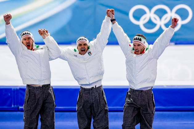 winners team of Italy, Davide Ghiotto of Italy and Michele Malfatti of Italy and Andrea Giovannini of Italy celebrates during the medal ceremony after Men s Team Pursuit Finals, Milano Cortina 2026 Winter Olympics: Day 11, Speed skating, Eisschnelllauf - Milano Cortina 2026 Winter Olympics: Day 11, Milano Speed Skating Stadium, February 17, 2026, Milan, Italy.