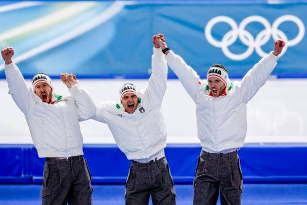 winners team of Italy, Davide Ghiotto of Italy and Michele Malfatti of Italy and Andrea Giovannini of Italy celebrates during the medal ceremony after Men s Team Pursuit Finals, Milano Cortina 2026 Winter Olympics: Day 11, Speed skating, Eisschnelllauf - Milano Cortina 2026 Winter Olympics: Day 11, Milano Speed Skating Stadium, February 17, 2026, Milan, Italy.