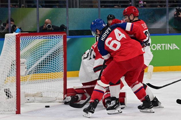 XXV Winter Olympic Games, Olympische Spiele, Olympia, OS in Milan, Italy, on February 17, 2026. Men s Ice hockey, Eishockey preliminary round playoffs, Czechia - Denmark. David Kampf (centre) of the Czech Republic scores the second goal. (CTKxPhoto MichalxKamaryt) CTKPhotoP2026021707006  CTKPhotoP2026021707006