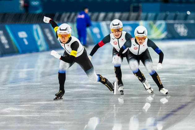 Speed skating, Eisschnelllauf - Milano Cortina 2026 Winter Olympics: Day 11 Japanese speed skaters Miho Takagi, Hana Noake and Ayano Sato compete in the women s team pursuit bronze medal match against the United States at the Milan Cortina Olympics on Feb. 17, 2026, at Milan Speed Skating Stadium. Cortina d Ampezzo Italy  Copyright: xAndrzejxIwanczukx originalFilename:iwanczuk-speedska260217_npjjZ.jpg
