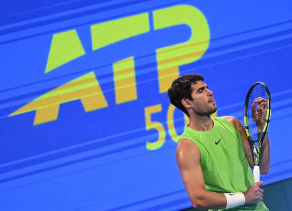 Qatar TotalEnergies Open 2026 - Day Two DOHA, QATAR FEBRUARY 17: Carlos Alcaraz of Spain competes against Arthur Rinderknech of France during a Round One singles match at the Qatar ExxonMobil Open at the Khalifa International Tennis and Squash Complex on February 17, 2026 in Doha, Qatar. Doha Qatar  Copyright: xArturxWidakx originalFilename:widak-qatarexx260217_npEH3.jpg