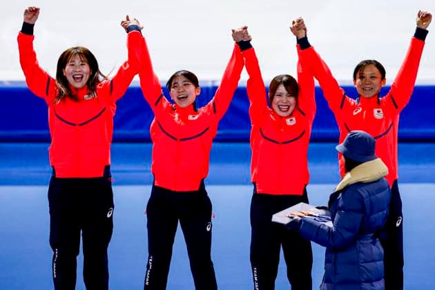 third team of Japan, Ayano Sato of Japan and Miho Takagi of Japan and Hana Noake of Japan smiling during the medal ceremony after Women s Team Pursuit Finals, Milano Cortina 2026 Winter Olympics: Day 11, Speed skating, Eisschnelllauf - Milano Cortina 2026 Winter Olympics: Day 11, Milano Speed Skating Stadium, February 17, 2026, Milan, Italy.