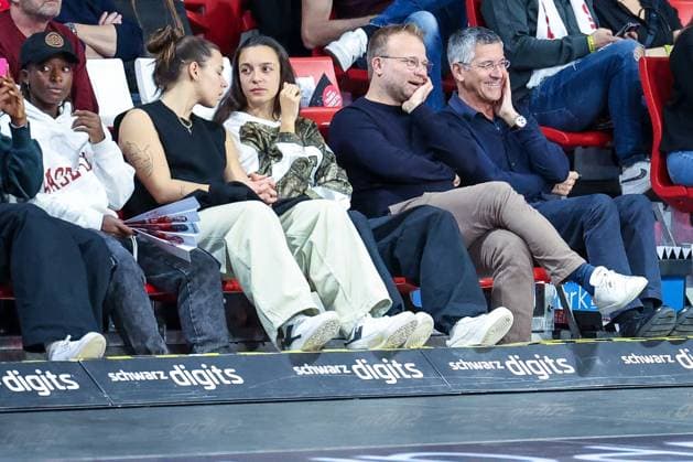 President Herbert Hainer FC Bayern Muenchen , right, in the audience, and among others players of FC Bayern Muenchen Women, Lena Oberdorf, FC Bayern Muenchen Basketball vs Skyliners Frankfurt, easycredit BBL, BBL, Basketball, Men, Season 2025 2025, Regular Season, 21 Matchday, 17 02 2026 Muenchen Bayern Germany Copyright: xkolbert-press MartinxAgüerax