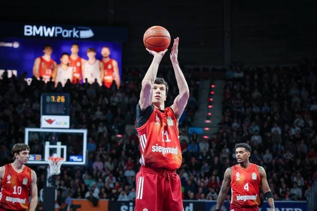 Vladimir Lucic 11 FC Bayern Muenchen Basketball with a free throw, FC Bayern Muenchen Basketball vs Skyliners Frankfurt, easycredit BBL, BBL, Basketball, Men, Season 2025 2025, Regular Season, 21 Matchday, 17 02 2026 Muenchen Bayern Germany Copyright: xkolbert-press MartinxAgüerax