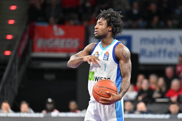 easyCredit BBL FC Bayern München Skyliners Frankfurt, 17 02 2026 MUNICH, GERMANY 17 FEBRUARY on the ball Isaiah SWOPE Skyliners Frankfurt 1 single photo cropped during the match between FC Bayern München and Skyliners Frankfurt on matchday 21 of the easyCredit BBL at BMW Park Copyright: xBEAUTIFULxSPORTS Goldbergx