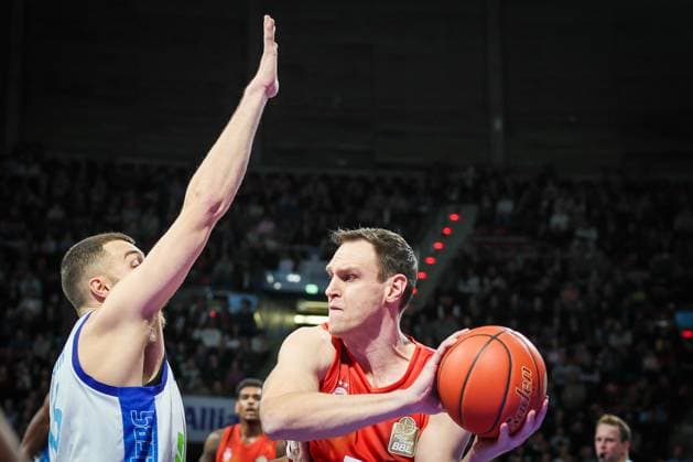 Johannes Voigtmann 7 FC Bayern Muenchen Basketball , right in action, FC Bayern Muenchen Basketball vs Skyliners Frankfurt, easycredit BBL, BBL, Basketball, Men, Season 2025 2025, Regular Season, 21 Matchday, 17 02 2026 Muenchen Bayern Germany Copyright: xkolbert-press MartinxAgüerax