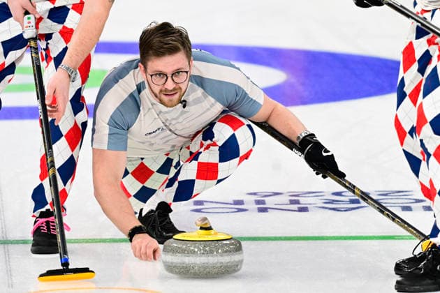CORTINA, ITALIEN 20260217 Norges Bendik Ramsfjell under herrarnas gruppspelsmatch, omgang 10, mellan Sverige och Norge i OS-curlingen i Cortina. *** Bilden ingar i SPORTPAKET. För övriga BETALBILD *** CORTINA ITALIEN x10030x *** CORTINA, ITALY 20260217 Norways Bendik Ramsfjell during the mens group stage match, round 10, between Sweden and Norway in the Olympic curling in Cortina Picture in SPORTPAKET For others PAYPICTURE CORTINA ITALY x10030x  Copyright: xJonasxEkströmer TTx OS 2026 CURLING HERRAR SVERIGE-NORGE