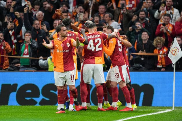 Galatasaray v Juventus - UEFA Champions League ISTANBUL, TURKIYE - FEBRUARY 17: Gabriel Sara (8) of Galatasaray celebrates with his teammates after scoring a goal during the UEFA Champions League round of 16 play-off first-leg match between Juventus and Galatasaray at RAMS Park stadium in Istanbul, Turkiye on February 17, 2026. Adem Kutucu Anadolu Istanbul Turkey. Editorial use only. Please get in touch for any other usage.  Copyright: x2026xAnadoluxAdemxKutucux