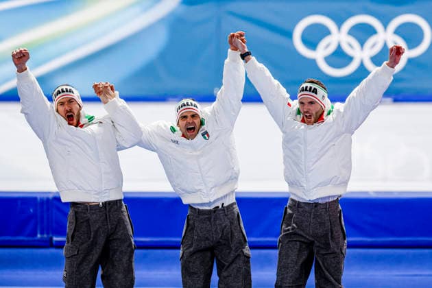Milano Cortina 2026 Winter Olympics, Speed skating, Eisschnelllauf Italy winners team of Italy, Davide Ghiotto of Italy and Michele Malfatti of Italy and Andrea Giovannini of Italy celebrates during the medal ceremony after competing on the Speed Skating Men s Team Pursuit Finals on Day 11 of the Milano Cortina 2026 Winter Olympics at the Milano Speed Skating Stadium in Milan, Italy, February 17, 2026. Milan Italy  Copyright: xMatrixxImagesx xHenkxJanxDijksx
