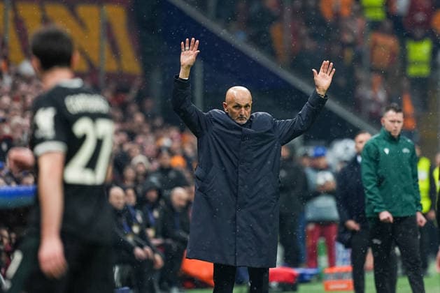 Galatasaray v Juventus - UEFA Champions League ISTANBUL, TURKIYE - FEBRUARY 17: Luciano Spalletti head coach of Juventus follows the UEFA Champions League round of 16 play-off first-leg match between Juventus and Galatasaray at RAMS Park stadium in Istanbul, Turkiye on February 17, 2026. Adem Kutucu Anadolu Istanbul Turkey. Editorial use only. Please get in touch for any other usage.  Copyright: x2026xAnadoluxAdemxKutucux