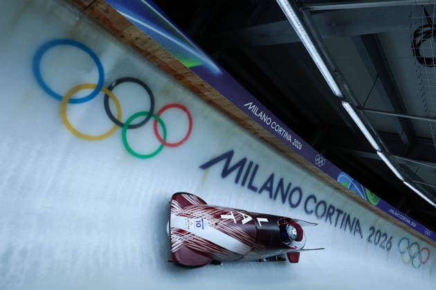 Olympische Winterspiele Milano Cortina 2026 Bob Zweierbob Männer am 17.02.2026 im Cortina Sliding Centre in Cortina d™Ampezzo Jekabs Kalenda Matiss Miknis ( Lettland ) *** Olympic Winter Games Milano Cortina 2026 Bobsleigh two-man on 17 02 2026 at the Cortina Sliding Center in Cortina d™Ampezzo Jekabs Kalenda Matiss Miknis Latvia xMSx