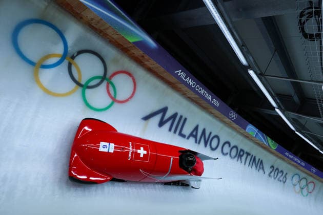 Olympische Winterspiele Milano Cortina 2026 Bob Zweierbob Männer am 17.02.2026 im Cortina Sliding Centre in Cortina d™Ampezzo Michael Vogt Amadou David Ndiaye ( Schweiz ) *** Olympic Winter Games Milano Cortina 2026 Bobsleigh two-man on 17 02 2026 at the Cortina Sliding Center in Cortina d™Ampezzo Michael Vogt Amadou David Ndiaye Switzerland xMSx