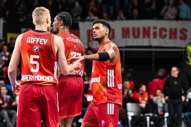 easyCredit BBL FC Bayern Munich Skyliners Frankfurt, 17 02 2026 MUNICH, GERMANY 17 FEBRUARY Munich players are delighted after the home win against Frankfurt Niels GIFFEY FC Bayern Basketball 5 and Xavier RATHAN MAYES FC Bayern Basketball 4 after the match between FC Bayern Munich and Skyliners Frankfurt on matchday 21 of the easyCredit BBL at BMW Park Copyright: xBEAUTIFULxSPORTS Goldbergx