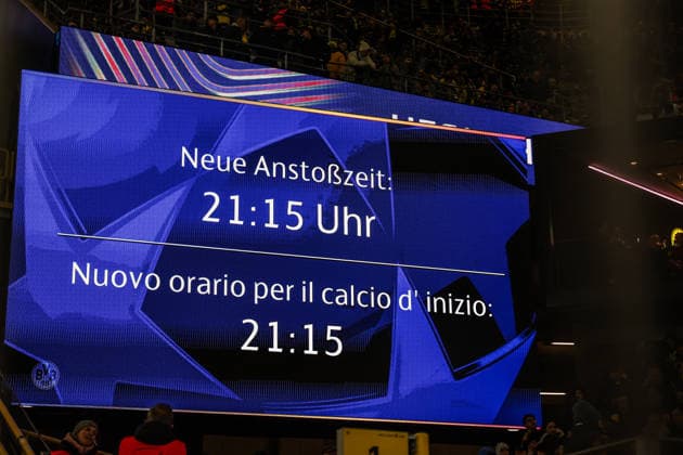 Sport, Football, UEFA Champions League Season 2025 2026 PlayOffs First leg Borussia Dortmund Atalanta Bergamo 17 02 2026, SIGNAL IDUNA PARK The kick-off will be delayed by 15 minutes, this will be announced on the scoreboard Reason for this are travel problems of the team and fans, at the same time a concert of Herbert Grönemeyer takes place in the Westfalenhalle Dortmund SIGNAL IDUNA PARK North Rhine-Westphalia Germany